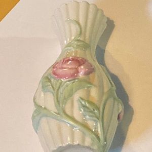 Lenox pink rose Vase! Rim has 24K Gold!